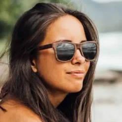 Aarni Blues aurinkolasit, Ruusupuu