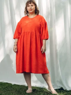 Aarre Elena mekko, Square Red