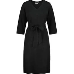 Nakoa Vera mekko, Black Leo